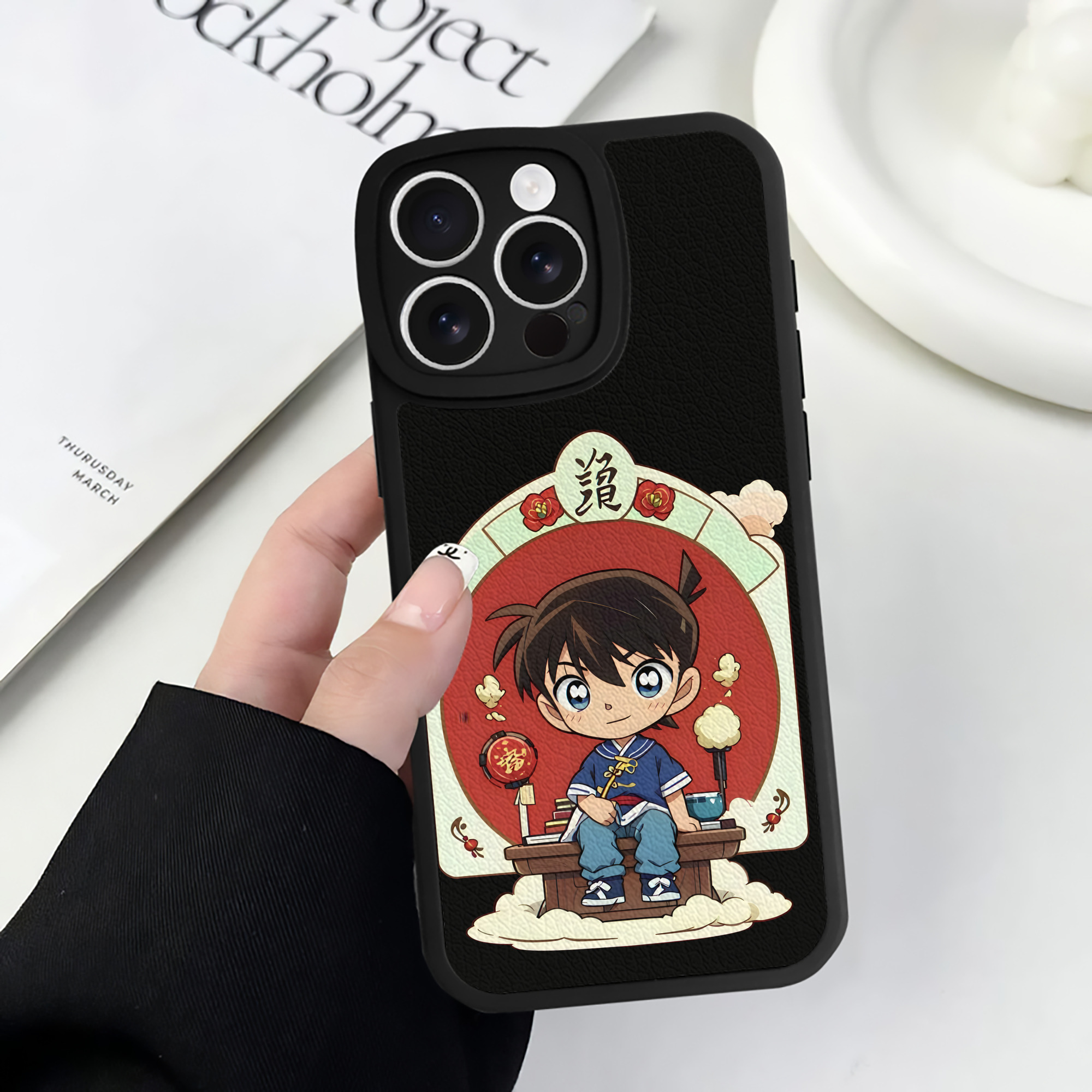 （画像用） 名探偵コナン 江戸川 コナン Detective Conan Conan Edogawa 【iPhone 16シリーズ対応】シリコンスマホケース（レザー調） 材質：シリコン